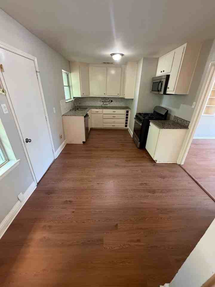 2523 Gross Rd - Photo 2 of 8