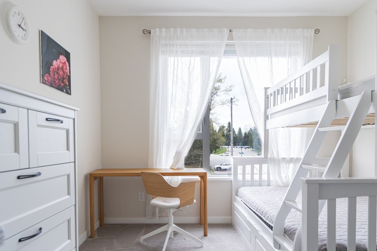 9877 University Crescent - Photo 8