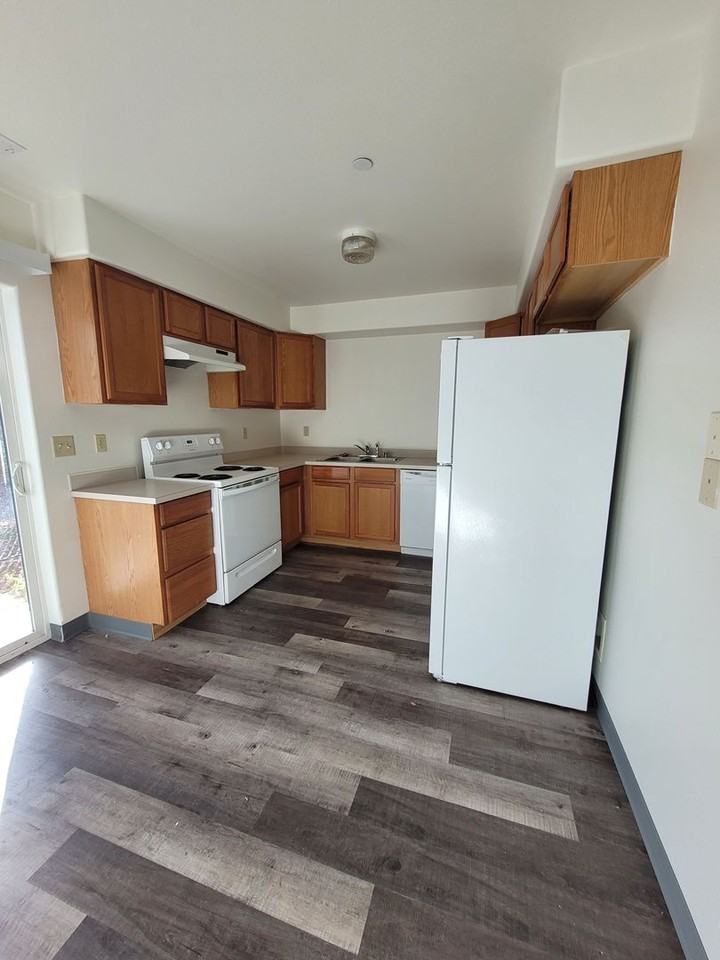 1830 W Crouse St - Photo 2 of 9