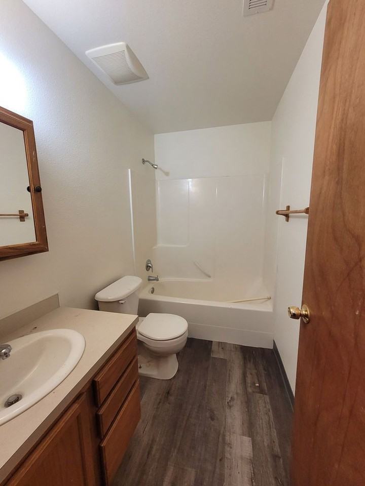1830 W Crouse St - Photo 7 of 9