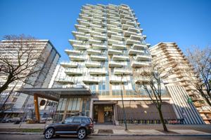featured image of 1661 Davie St