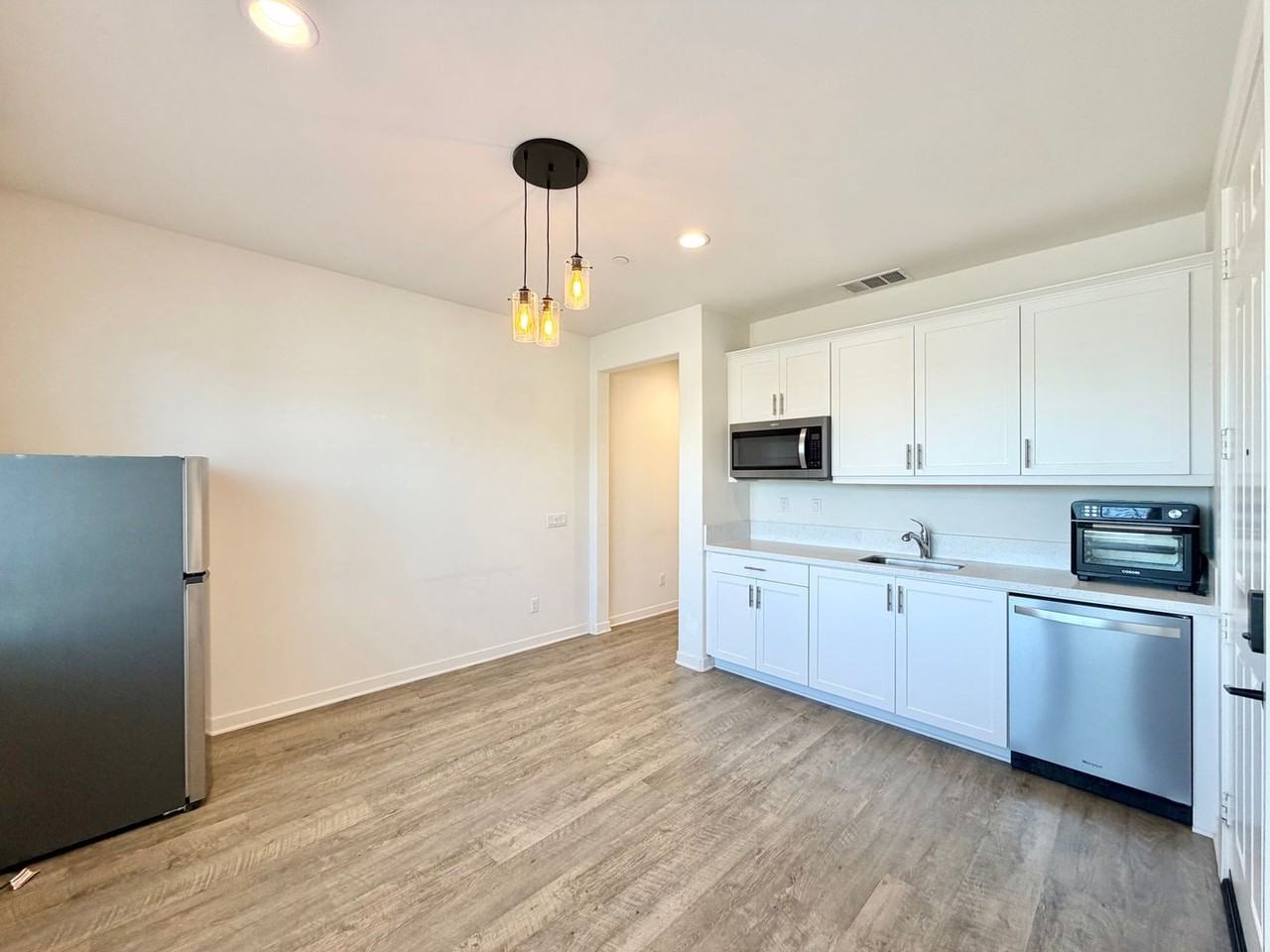 30411 Ridgecrest Rd - Photo 3 of 12