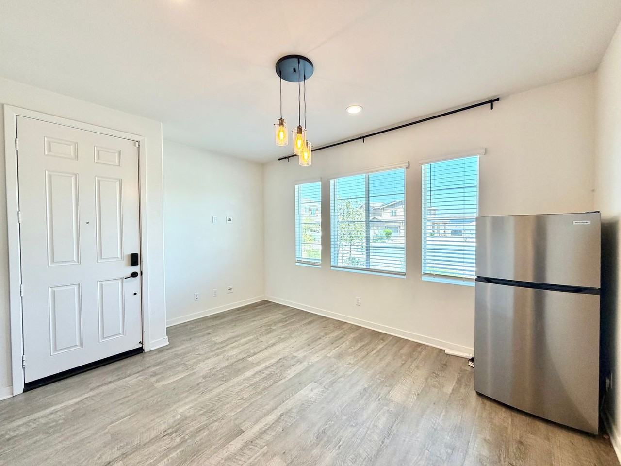 30411 Ridgecrest Rd - Photo 4 of 12