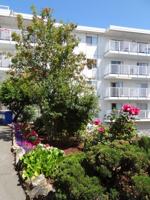 featured image of 1180 Esquimalt Rd