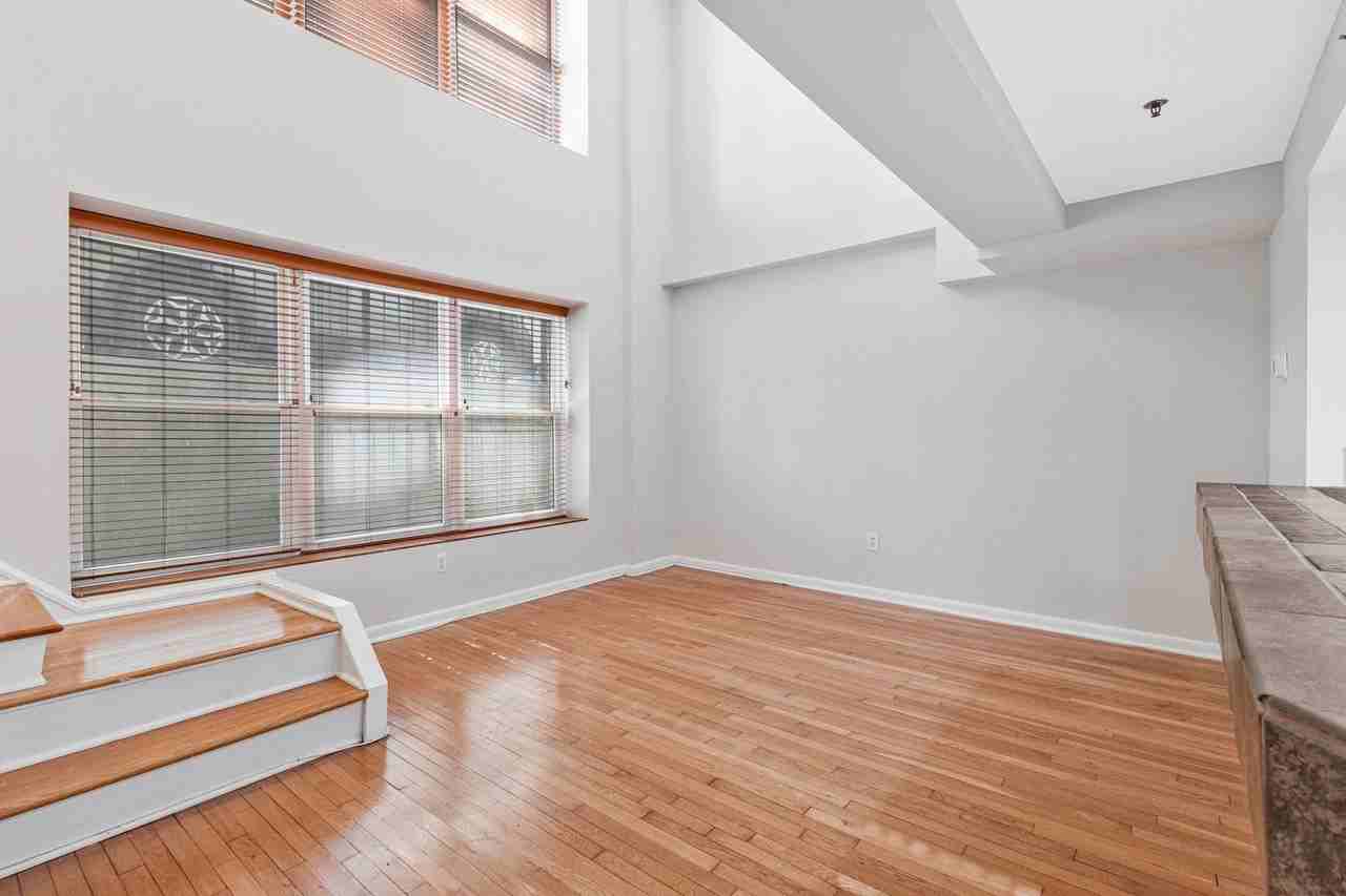 1437 Rhode Island Ave Nw - Photo 7 of 34