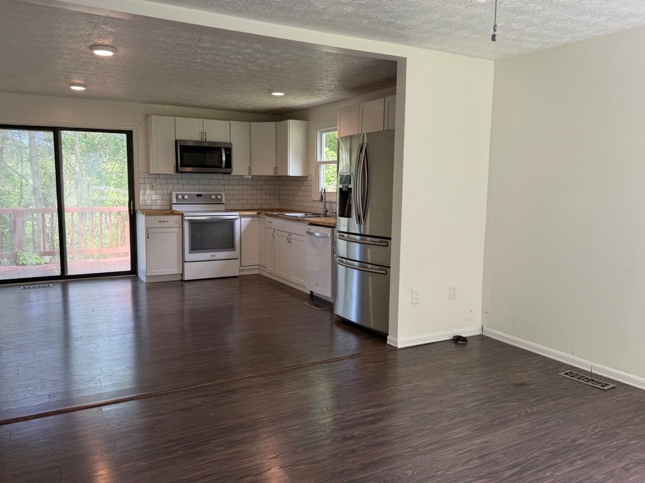 118 Rhody Dr - Photo 6 of 20