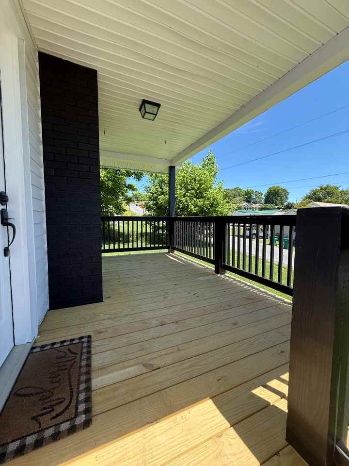 136 Kingsley Ave - Photo 6 of 20