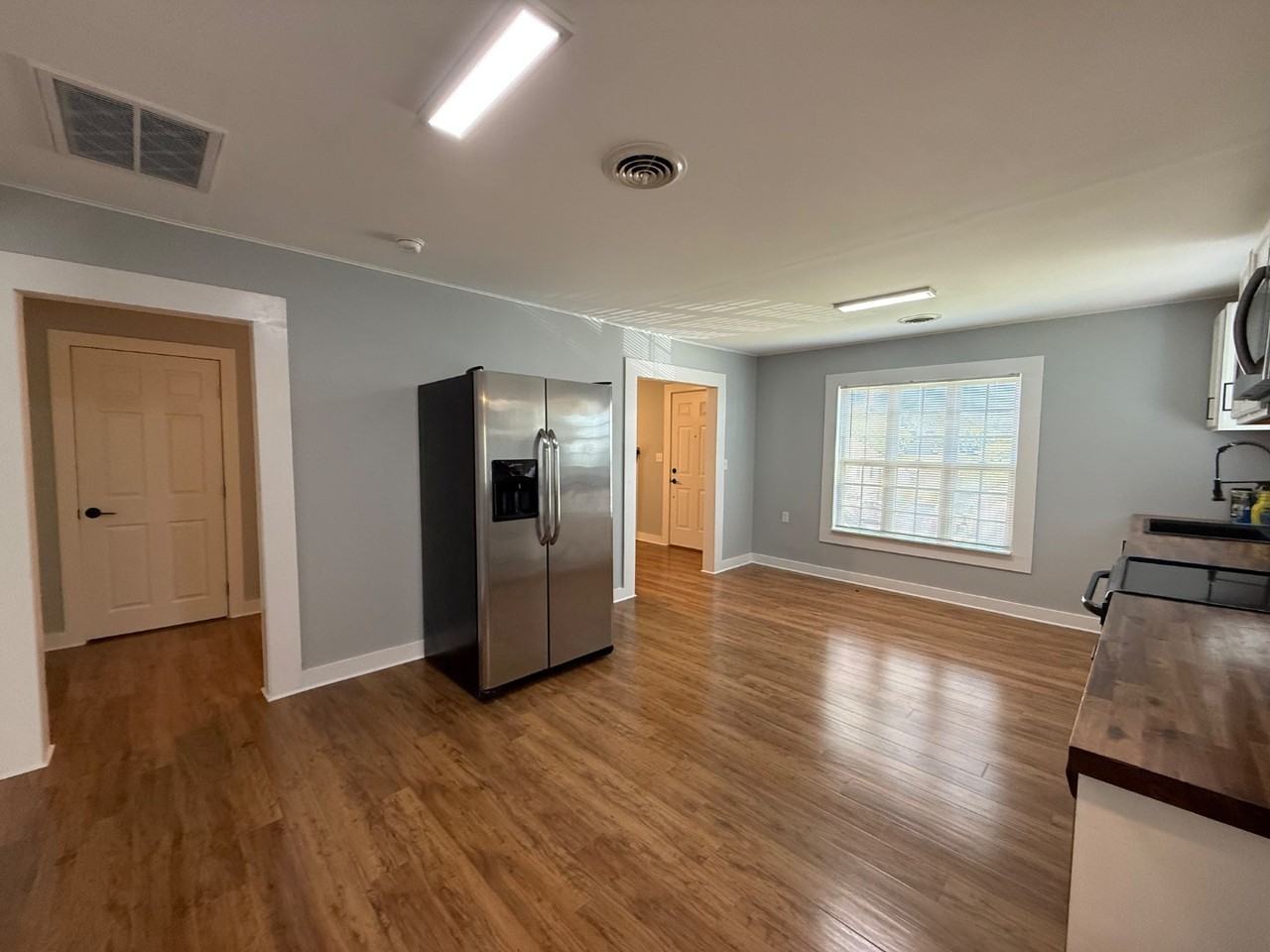 136 Kingsley Ave - Photo 7 of 20