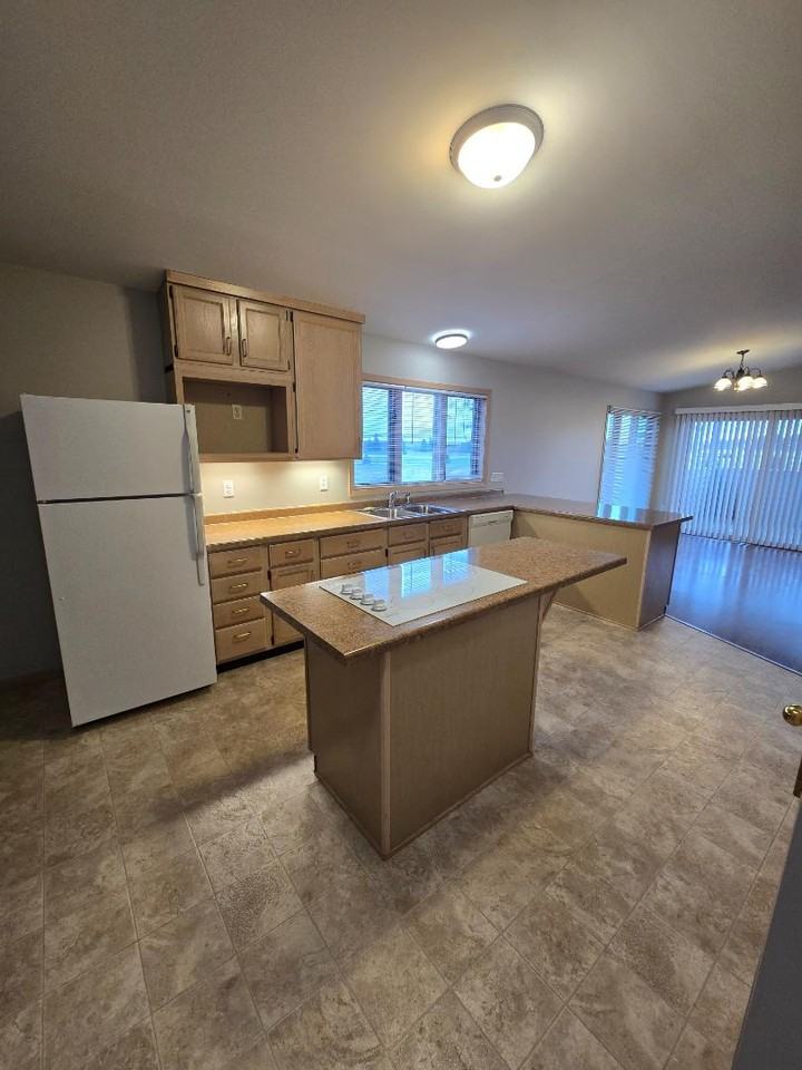 3315 Terrace Ct - Photo 2 of 4