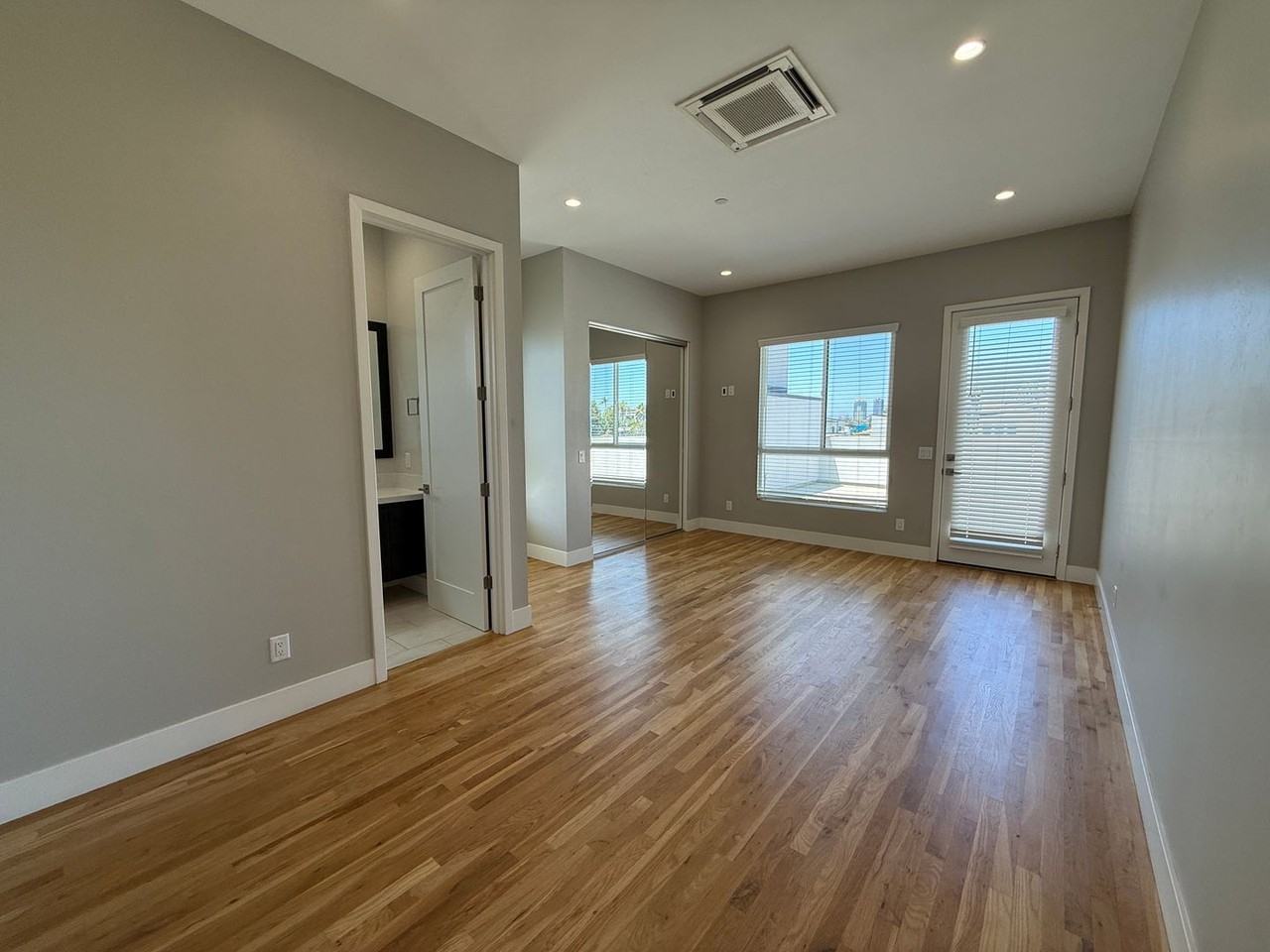 2961 E St #09 - Photo 6 of 21