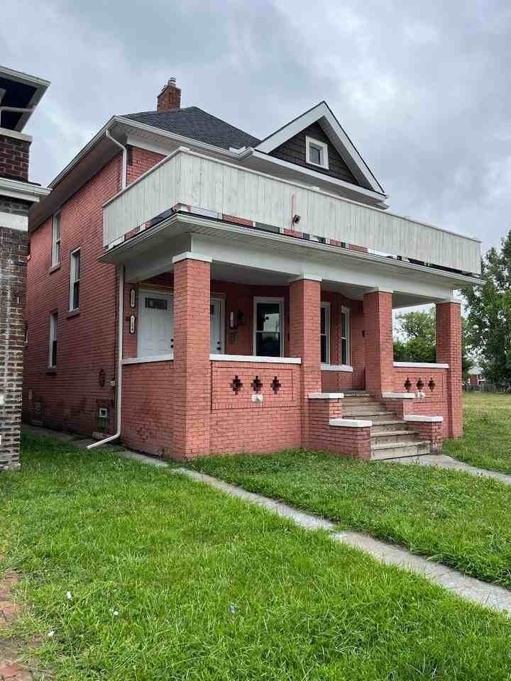 1152 Clairmount St - Photo 2 of 10