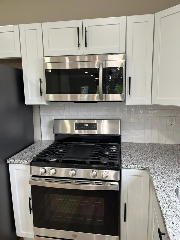 1152 Clairmount St - Photo 4 of 10