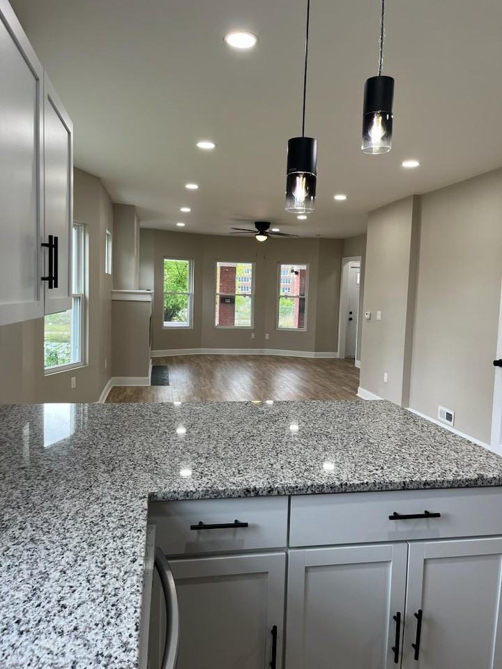 1152 Clairmount St - Photo 5 of 10