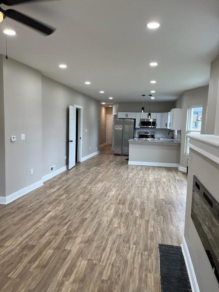 1152 Clairmount St - Photo 6 of 10