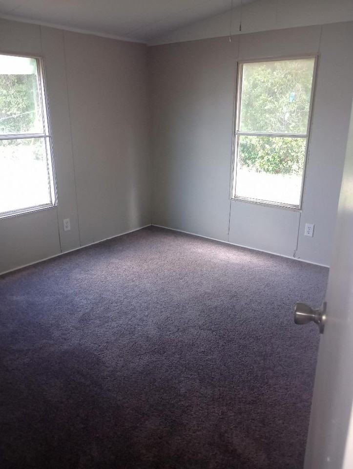 675 Airport Rd - Photo 7 of 11