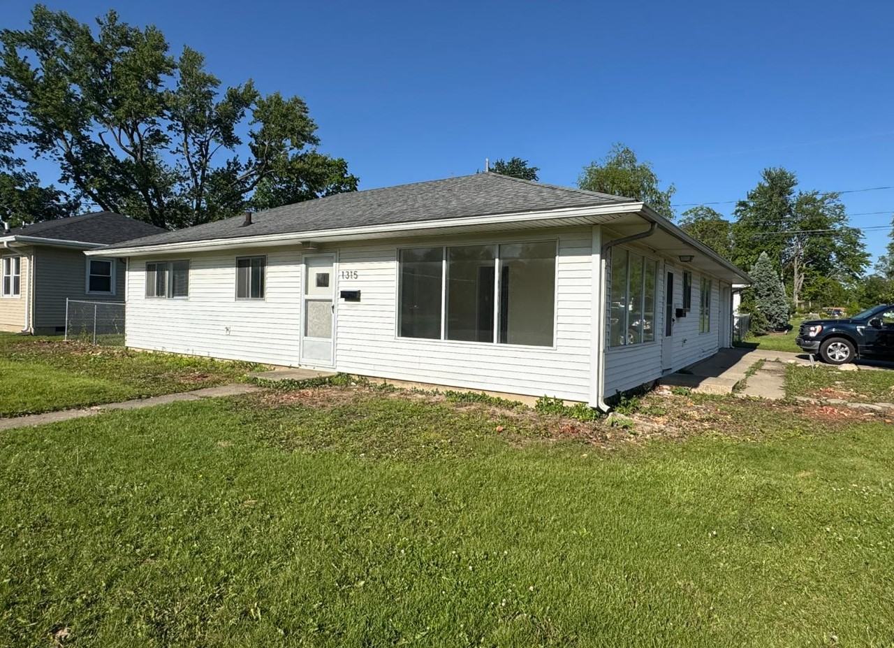 1315 N Vermilion St - Photo 2 of 20