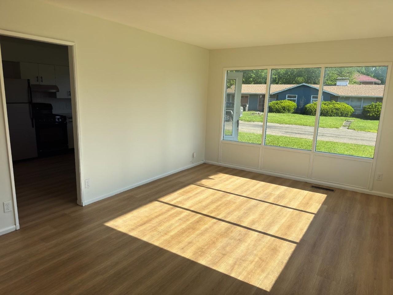 1315 N Vermilion St - Photo 6 of 20