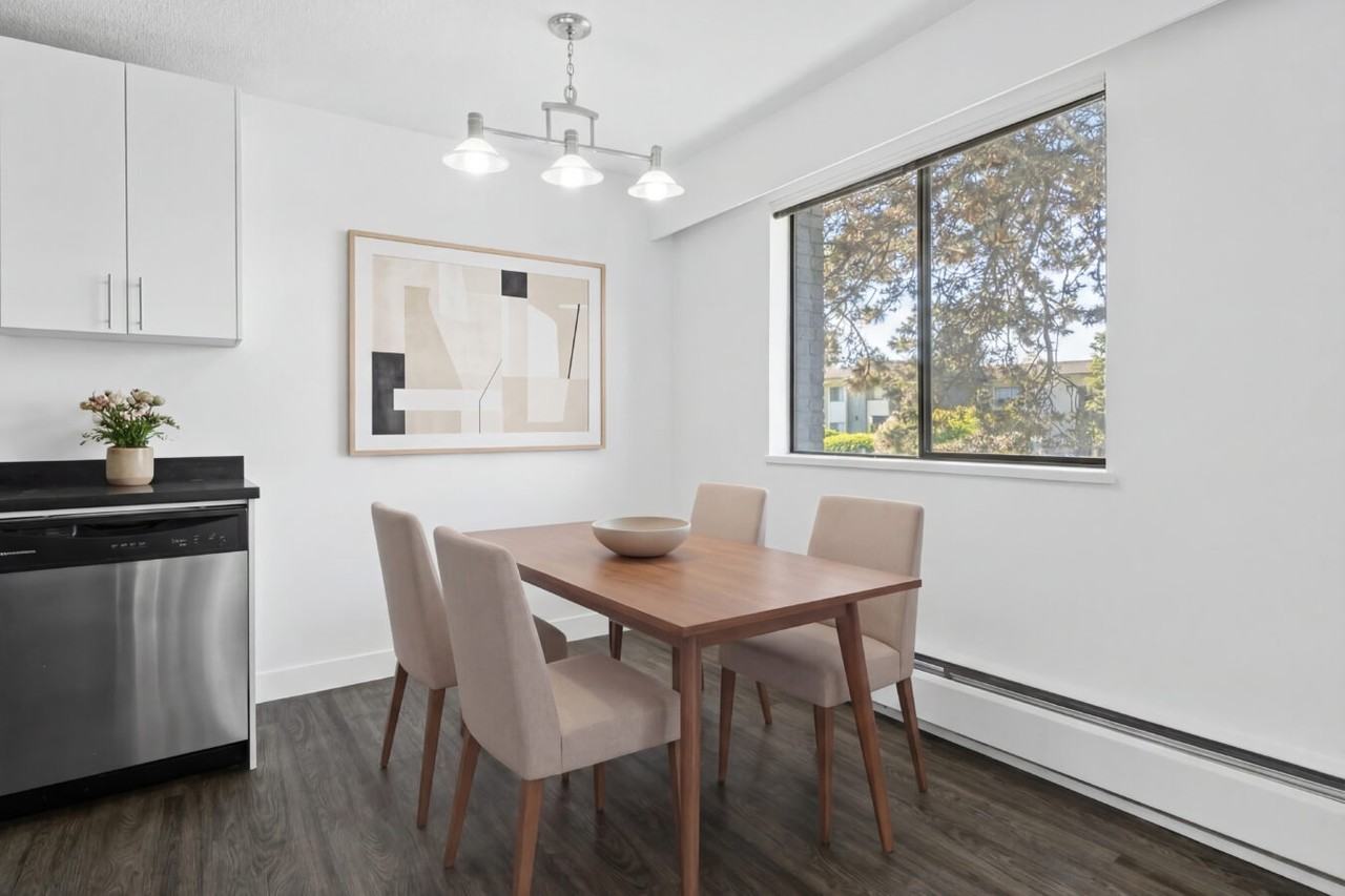 The Dorchester Apartments - Photo 7 of 14