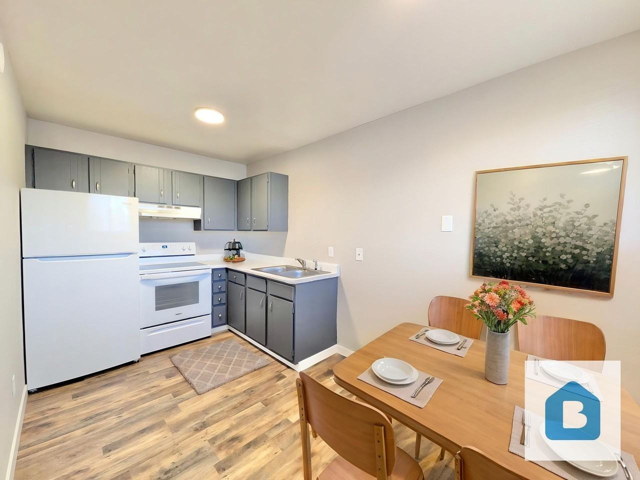 Landmark Apartments - Photo 4 of 46