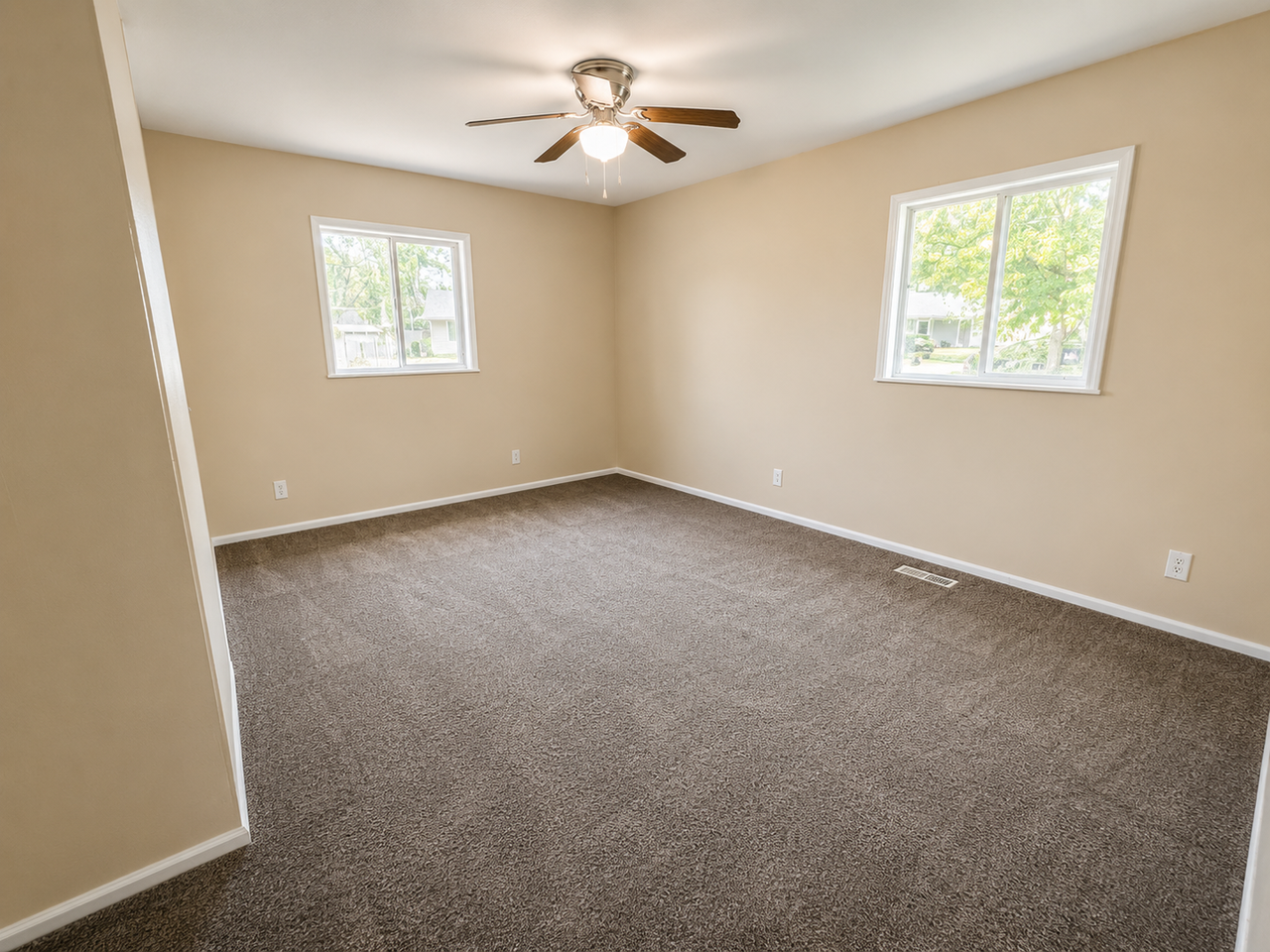 602 Macarthur Dr - Photo 4 of 4