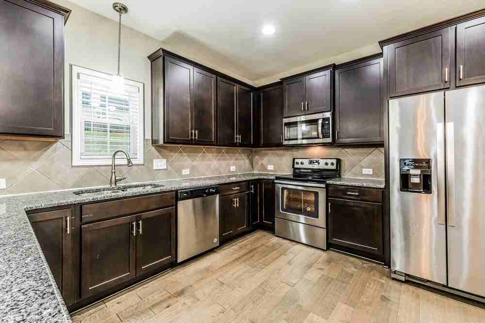 252 Lanier Pl - Photo 6 of 17