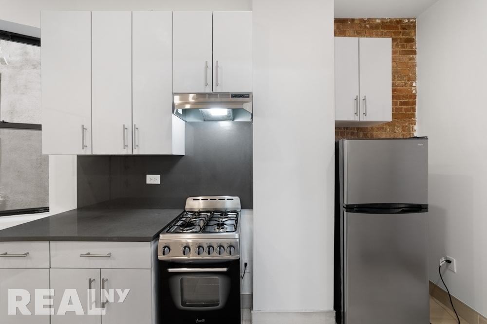 Stanton St #4D - Photo 5 of 7