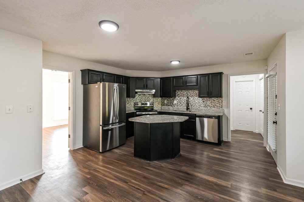 7159 Creekside Dr - Photo 6 of 17