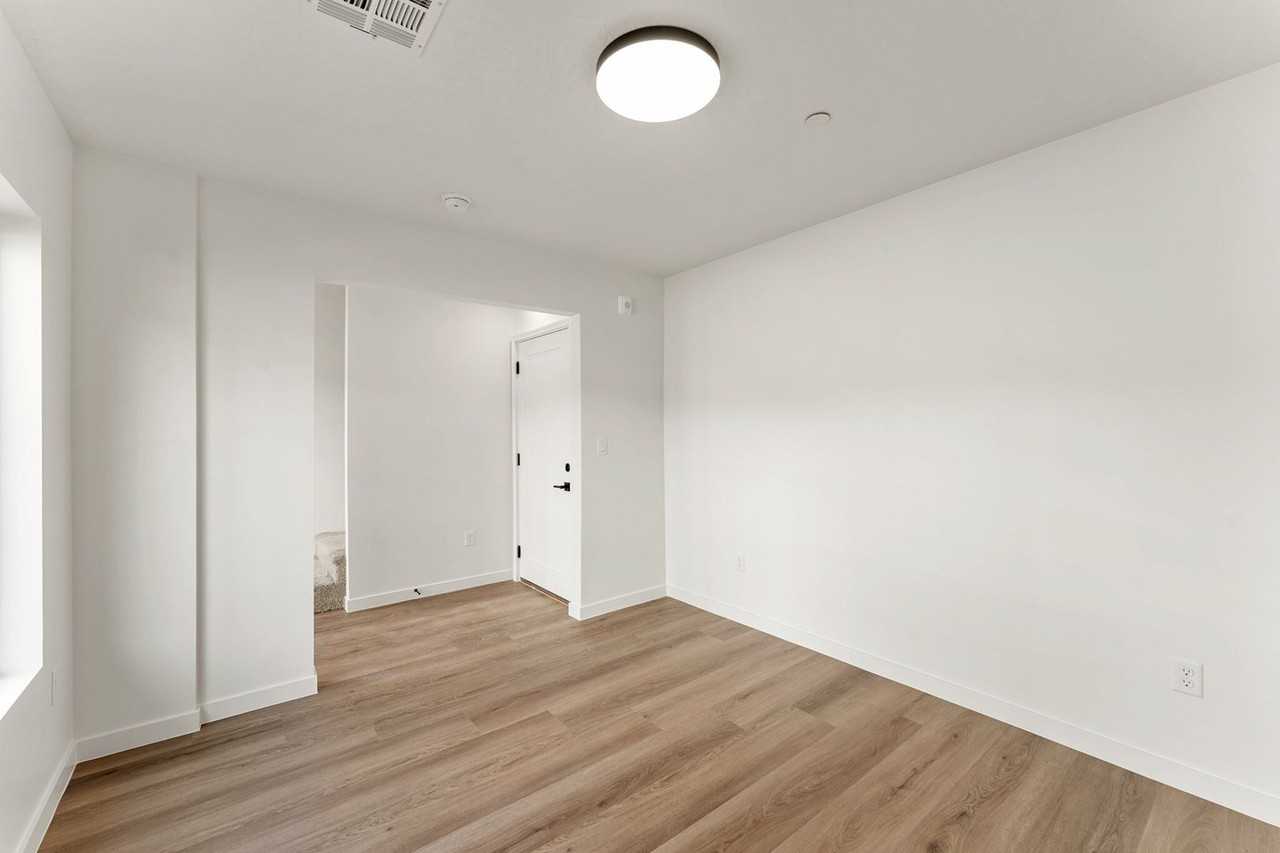 Coal Creek Townhomes - Photo 4 of 50