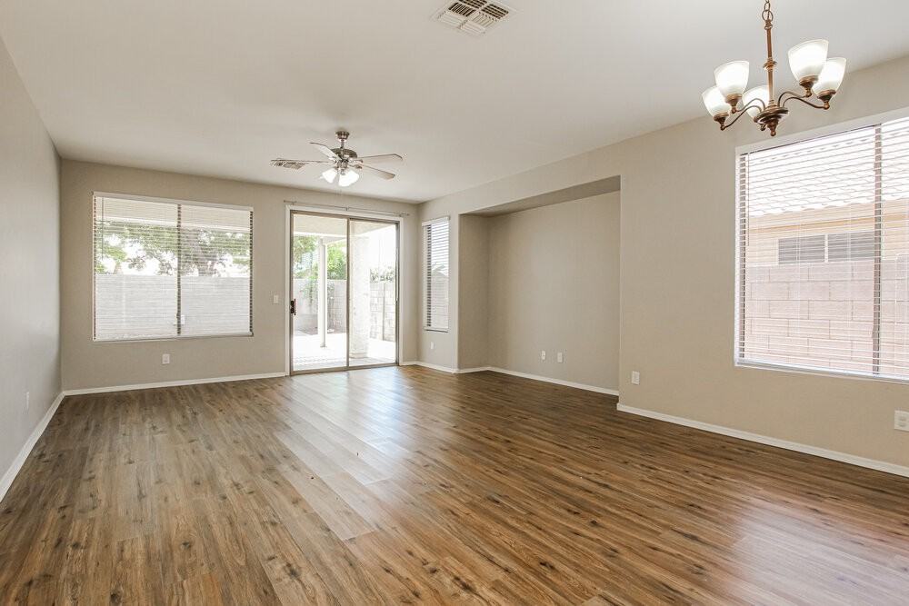 15119 W Banff Ln - Photo 3 of 16