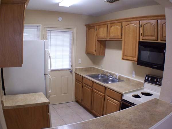 3533 Pinecrest St #1 - Photo 5 of 7