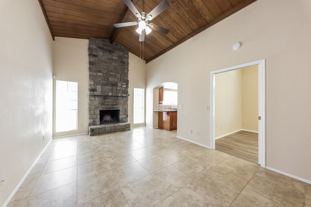 6709 W Topeka Dr - Photo 3 of 16