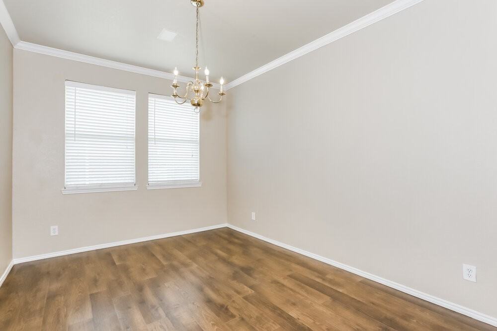 2713 Meadowview Dr - Photo 5 of 16