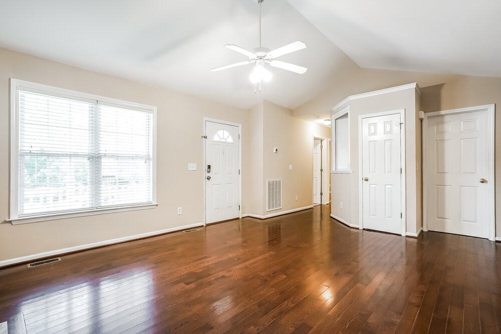 621 Groveton Trl - Photo 5 of 16