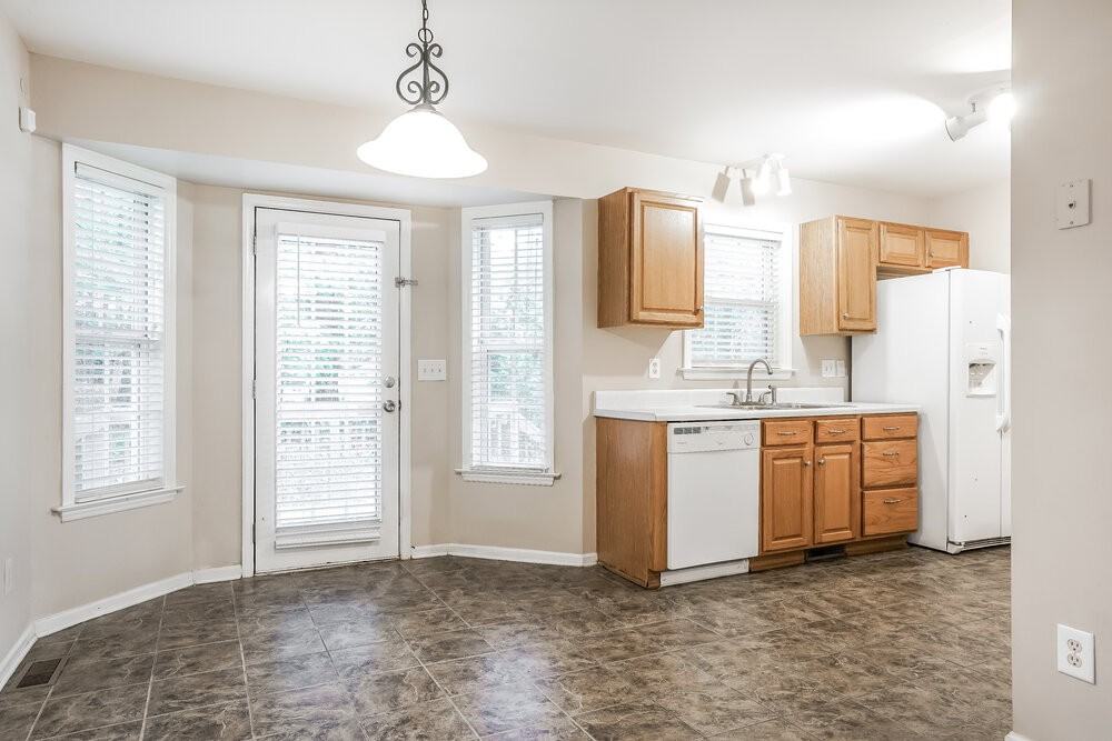 621 Groveton Trl - Photo 6 of 16