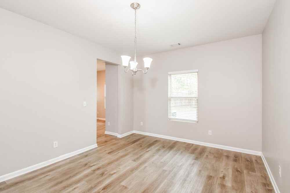 20 Sycamore St - Photo 7 of 17