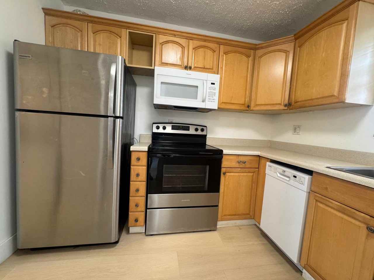 4122 Sw 61st Ave #1 - Photo 3 of 14