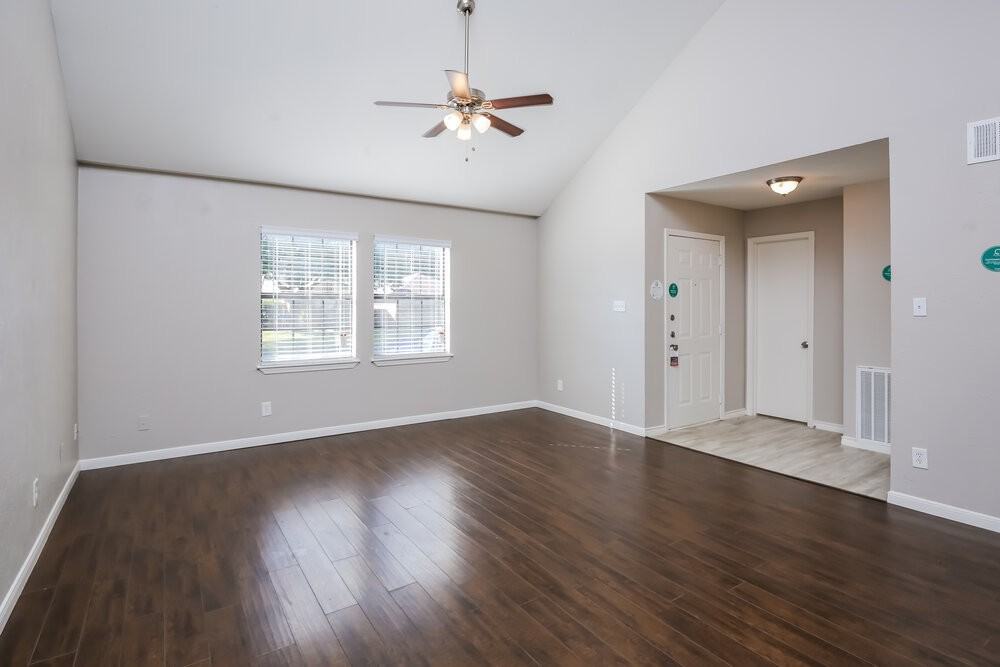 3725 Whitefern Dr - Photo 4 of 17