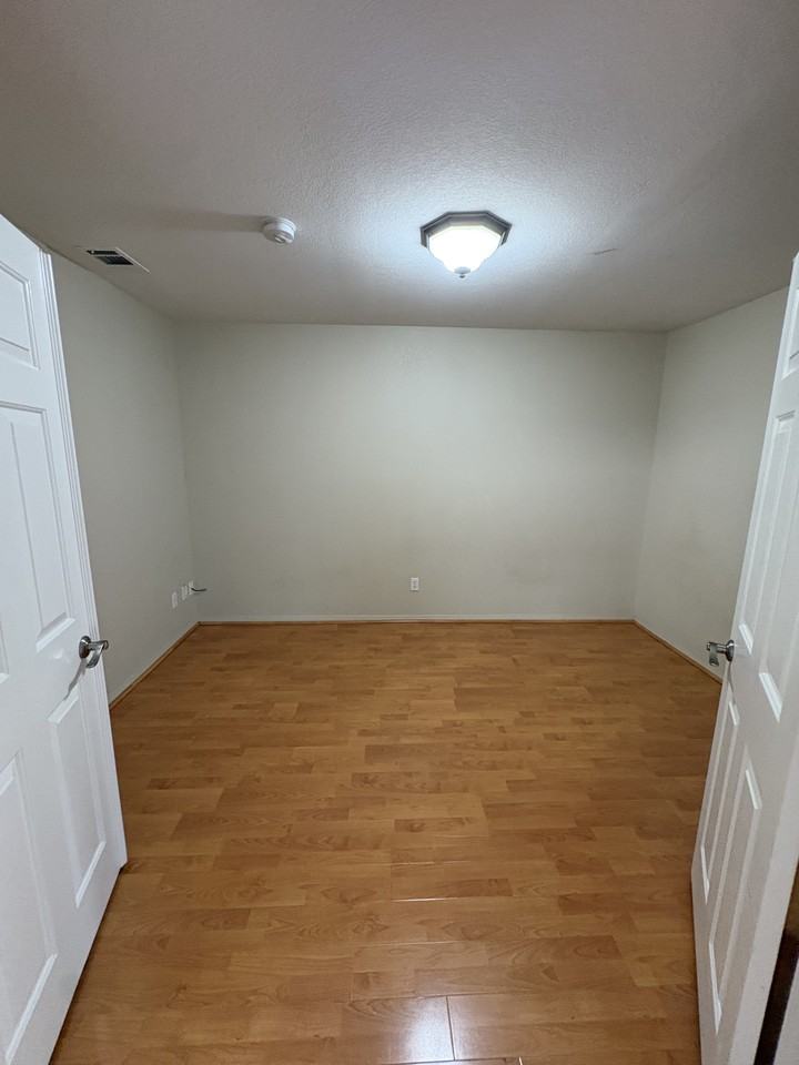 155 Kalley Dr #1 - Photo 5 of 10