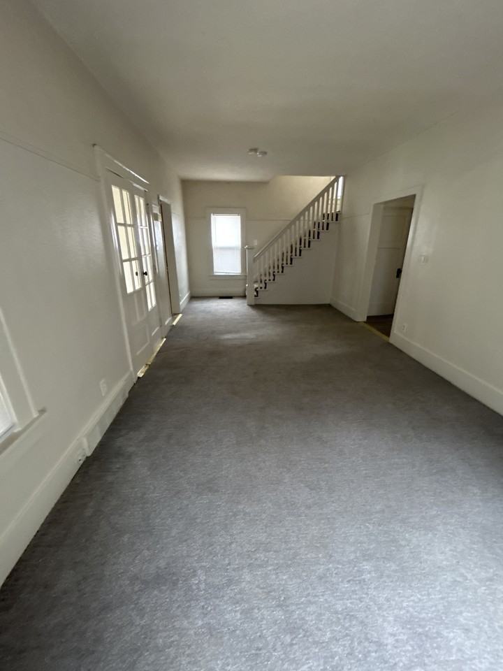 1015 5th St #1 - Photo 2 of 21
