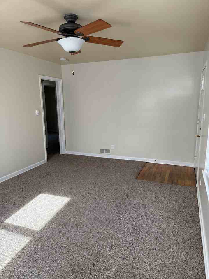 703 Skyline Dr #1 - Photo 4 of 8
