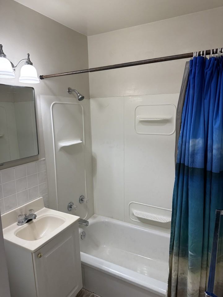 703 Skyline Dr #1 - Photo 6 of 8