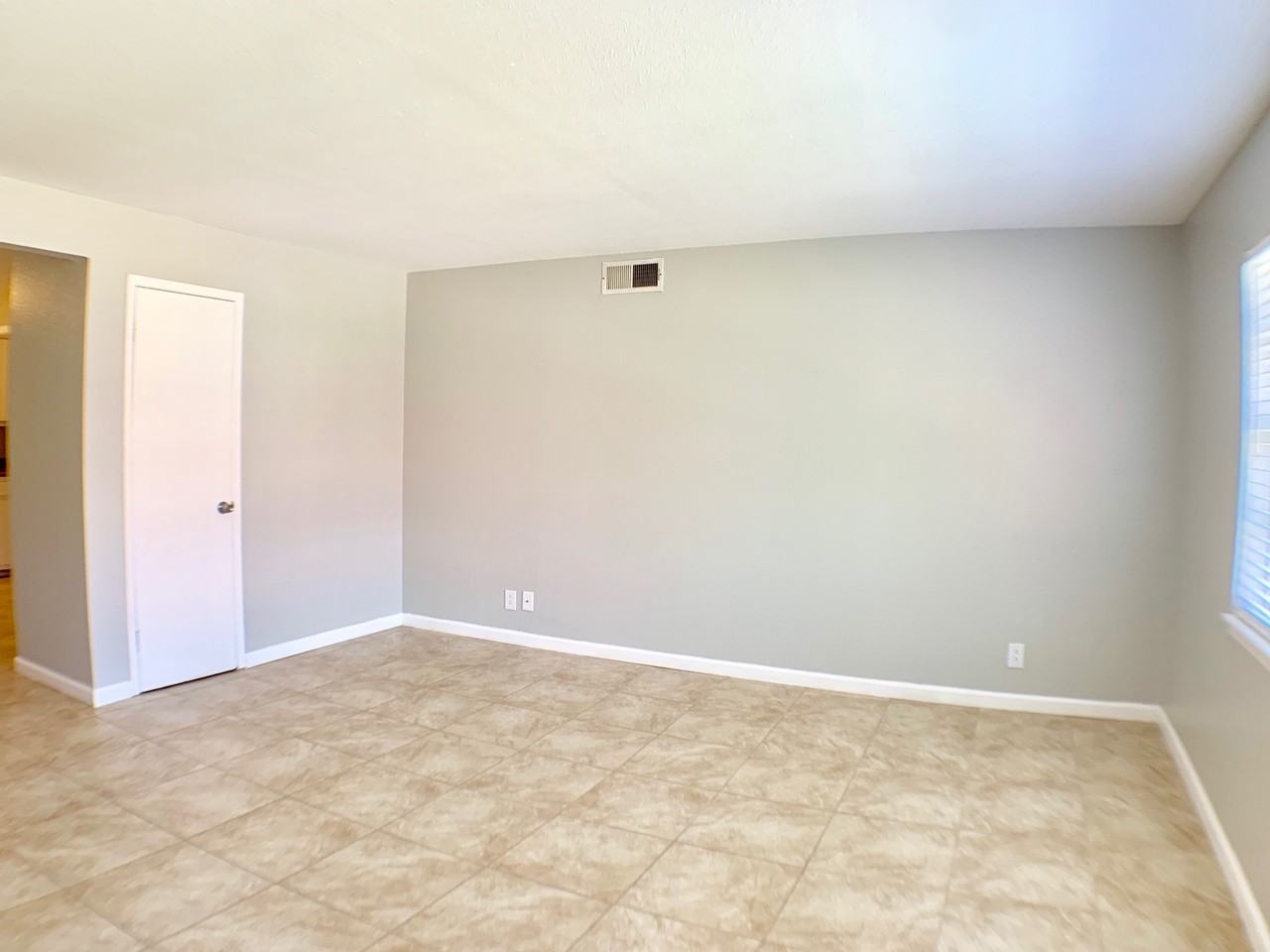 3802 Englewood Cir #3802 - Photo 3 of 22