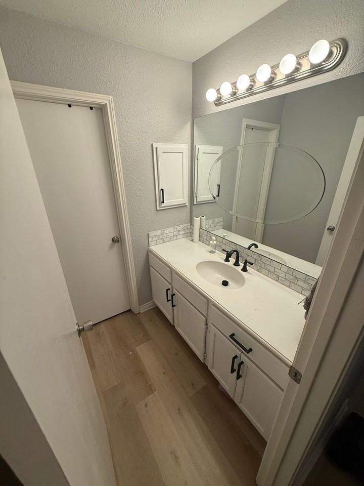 322 Ashley Oak Ln - Photo 2 of 23
