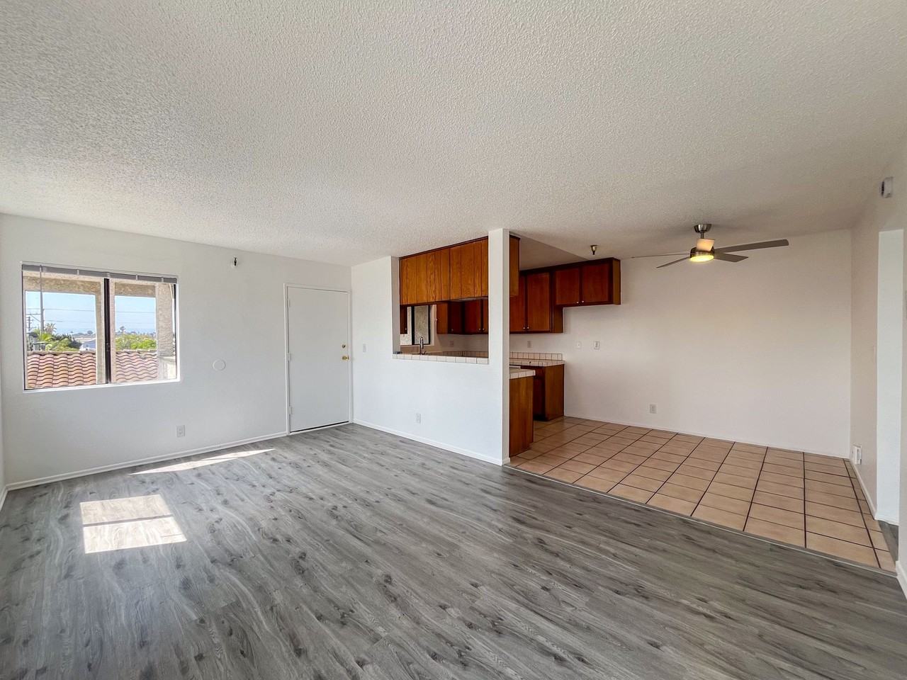 11943 Grevillea Ave - Photo 2 of 7