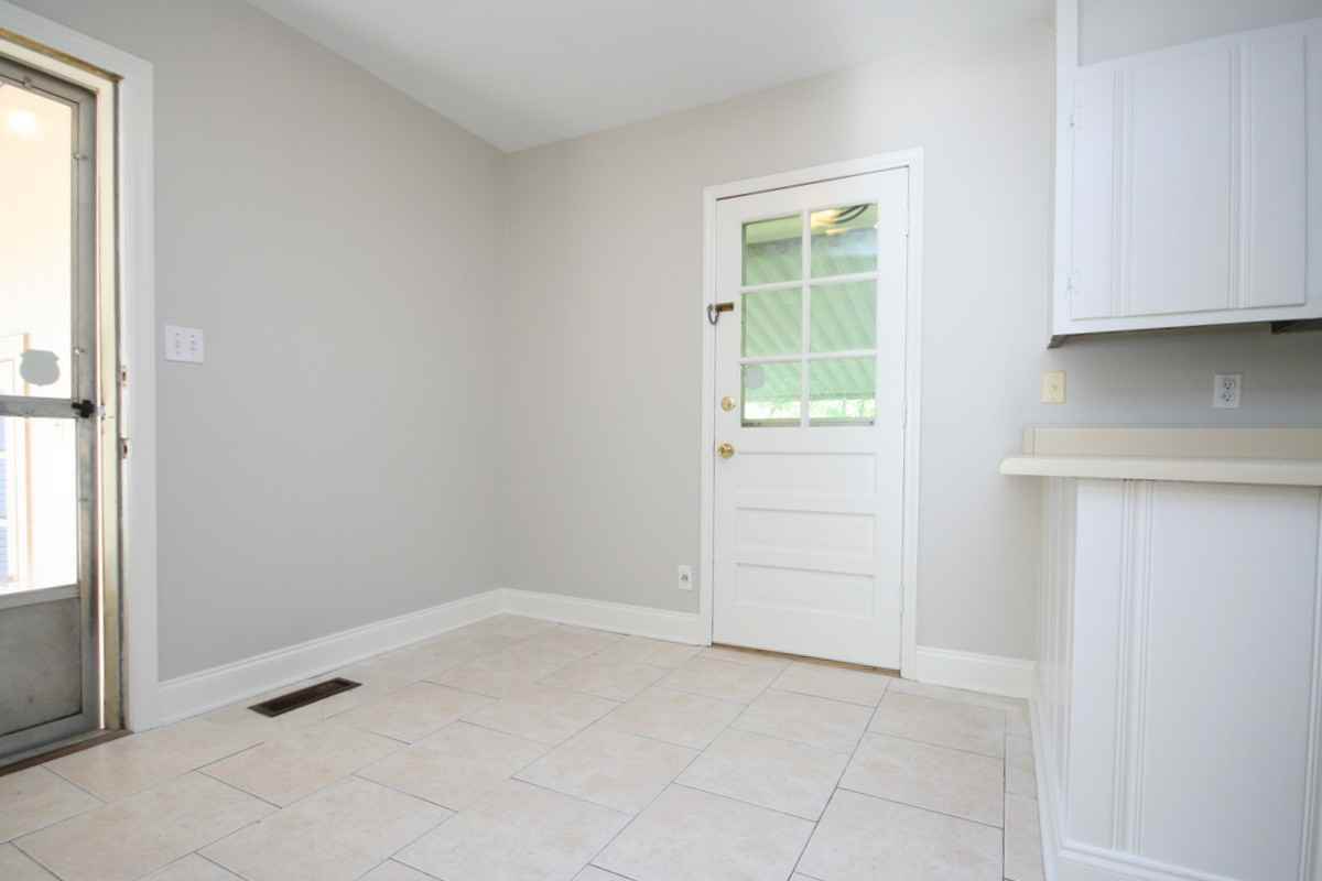 407 Warner St Nw #1 - Photo 5 of 20
