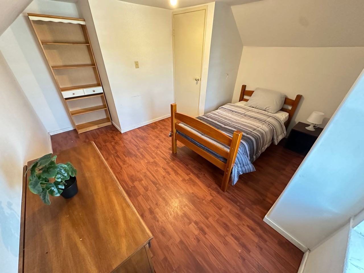 523 East 8th Avenue - Photo 5 of 5