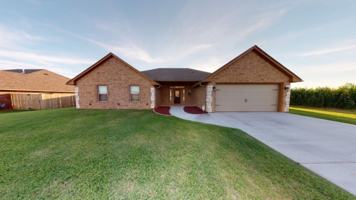 featured image of 1621 Ne White Rock Dr #1