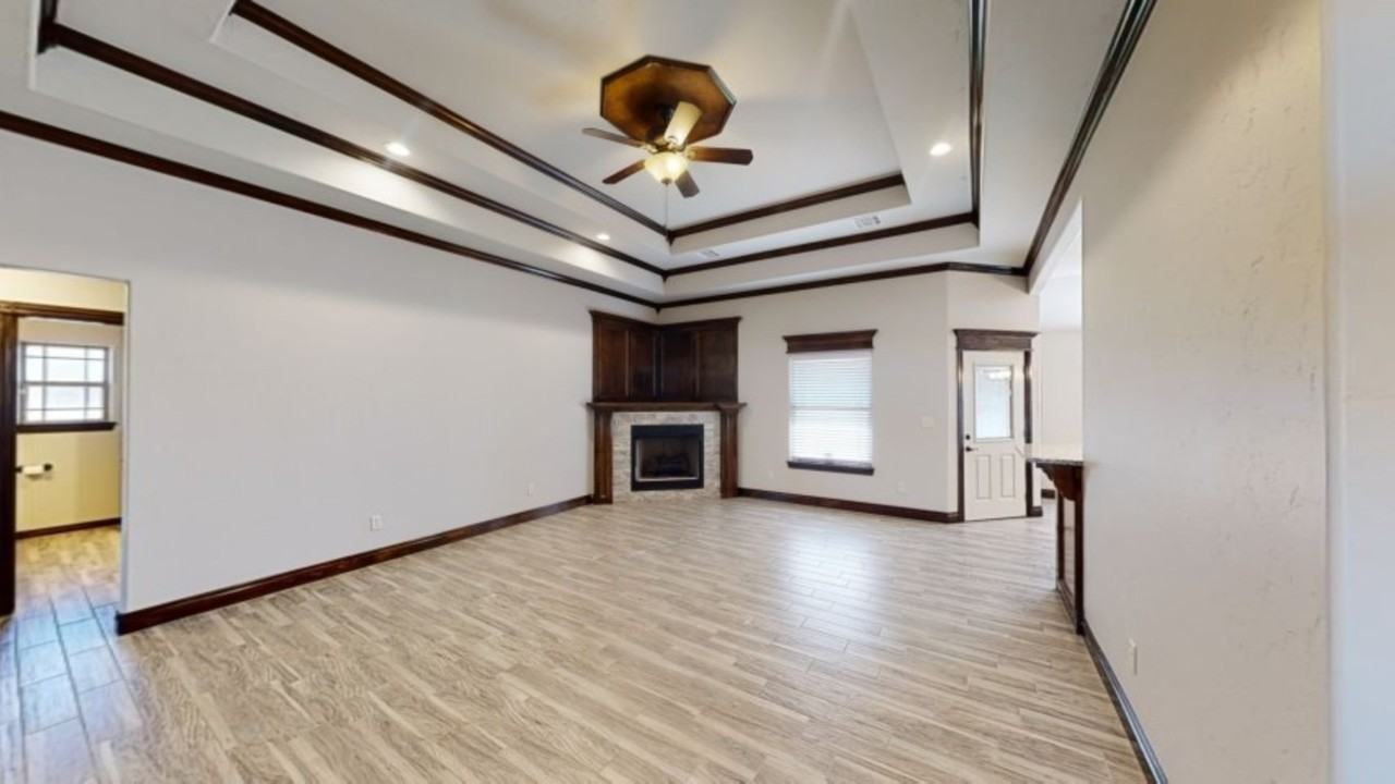 1621 Ne White Rock Dr #1 - Photo 2 of 25