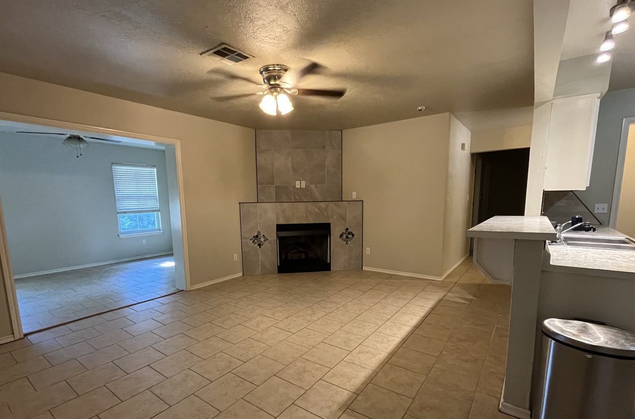 2116 W 23rd Ave #1 - Photo 2 of 14