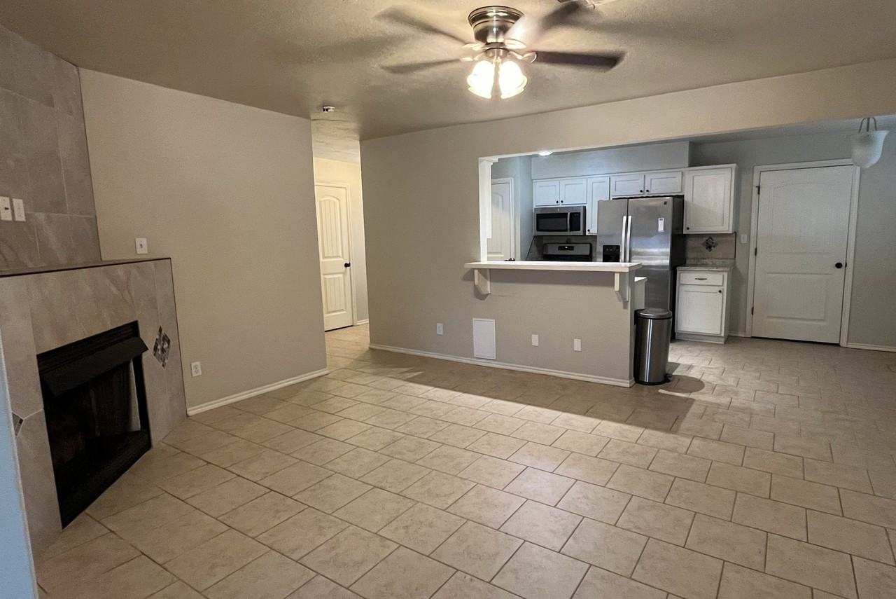 2116 W 23rd Ave #1 - Photo 4 of 14
